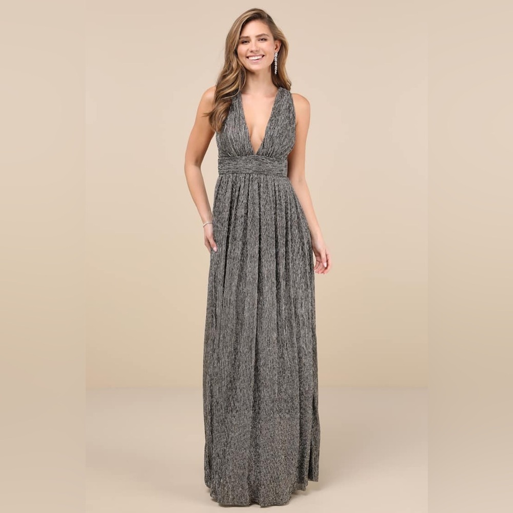 NEW LULUS Looking Radiant Black and Gold Metallic Maxi Dress- size S